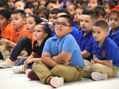 Texas 2018 students listening