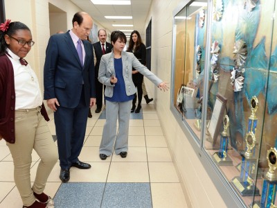 Tracy Espiritu and Mike Milken look at awards