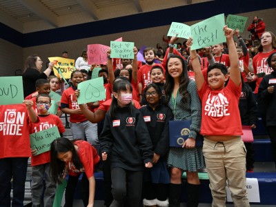 Wallace Elaine Hill students signs