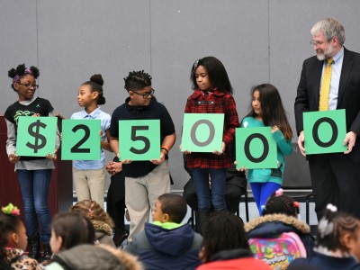 Weinland Park students spell 25000