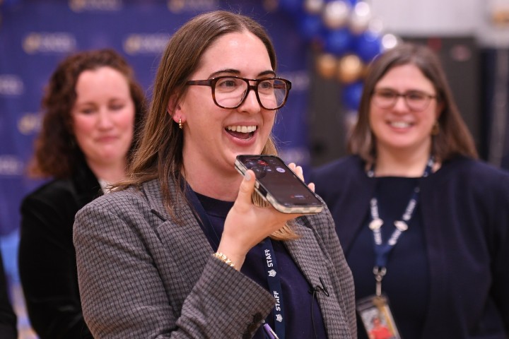 eachs elizabeth metts calls v2