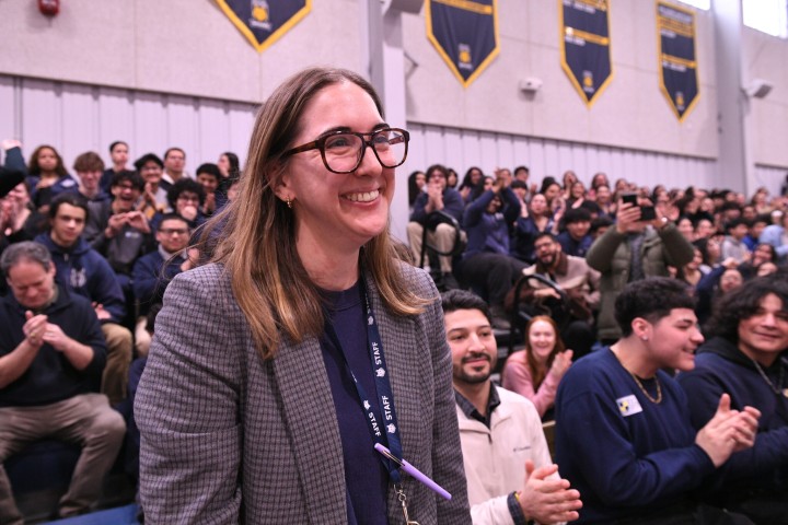 eachs elizabeth metts walkingup