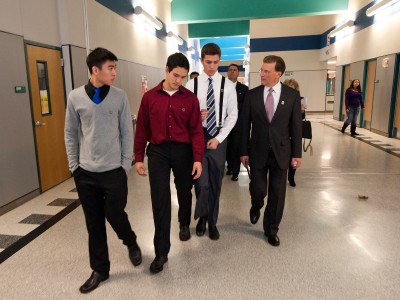lowell-milken-kristina-carssow-students-tour8055.jpg