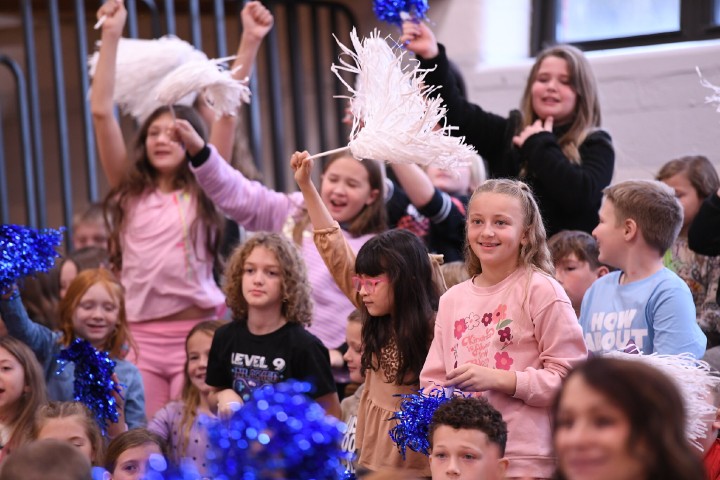 mes bailey students cheer