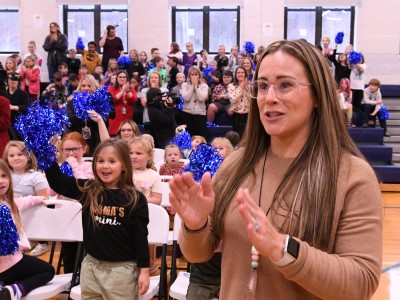 mes bailey walkingup