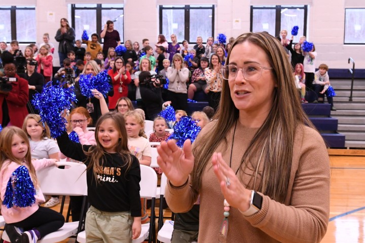 mes bailey walkingup