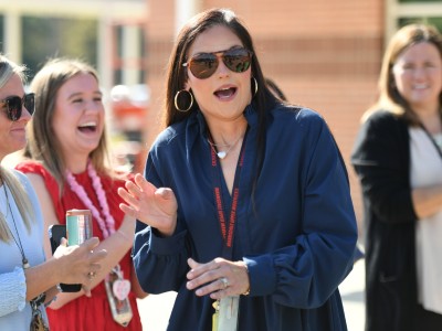 mues kayla saxton reaction 2