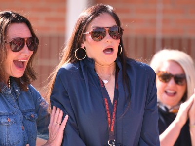 mues kayla saxton reaction