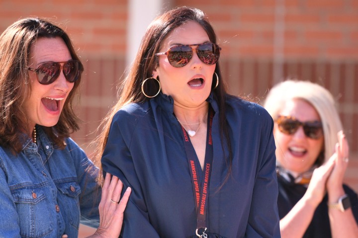 mues kayla saxton reaction