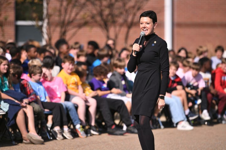 mues saxton stephanie bishop