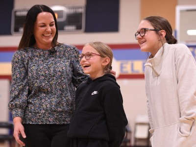 wes holly logan daughters