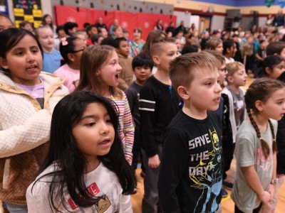 wes logan students sing