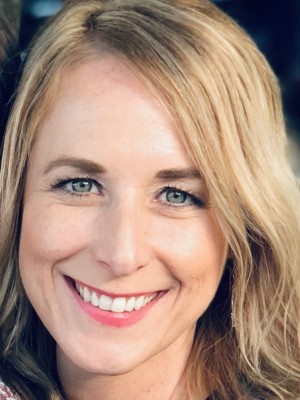 Jennifer Albert headshot
