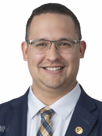 Kyle Cook headshot