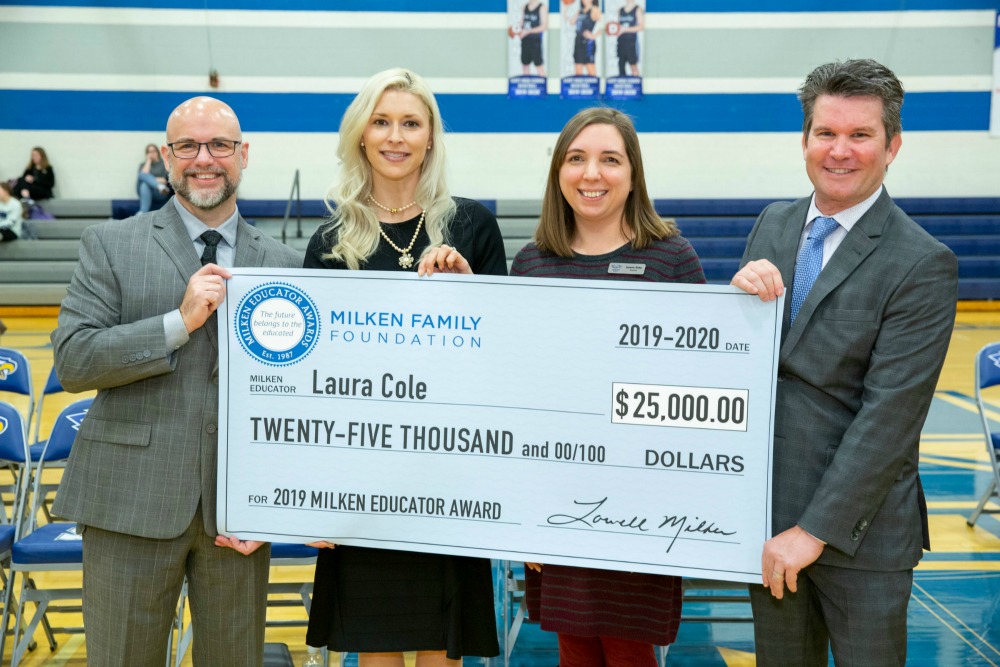 1000w 2019 KY Laura Cole check