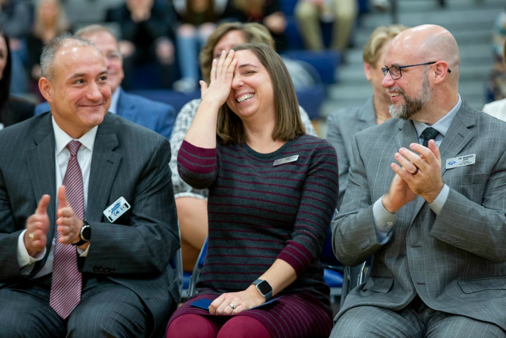 1000w 2019 KY Laura Cole listening