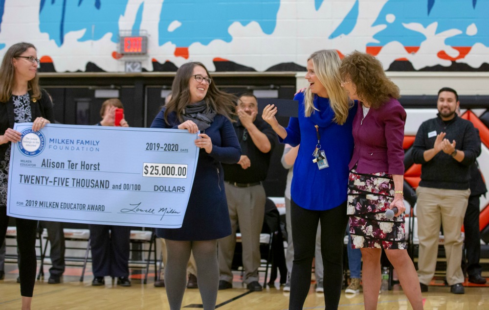 1000w 2019 SD Alison Ter Horst check veterans