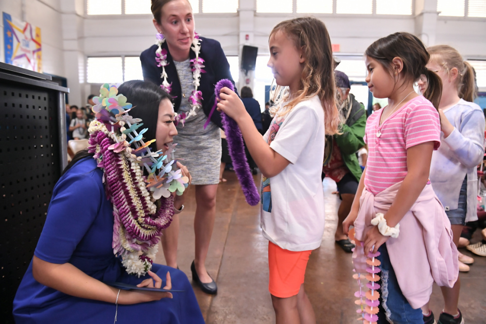 1000w Inouye Esther Kwon students leis