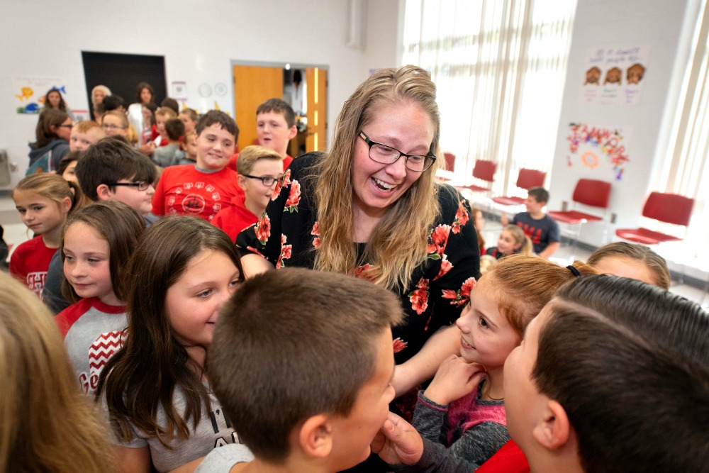 1000w Krista Trent with students