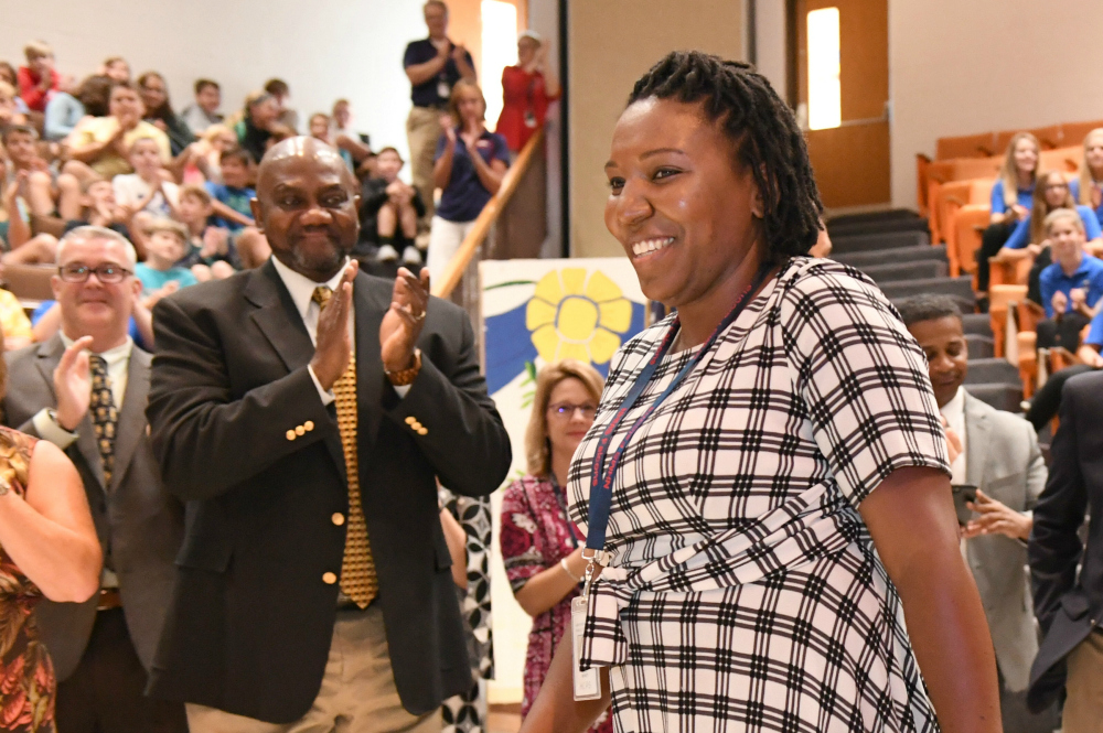 1000w MD 2019 Erin Wyatt walks to front