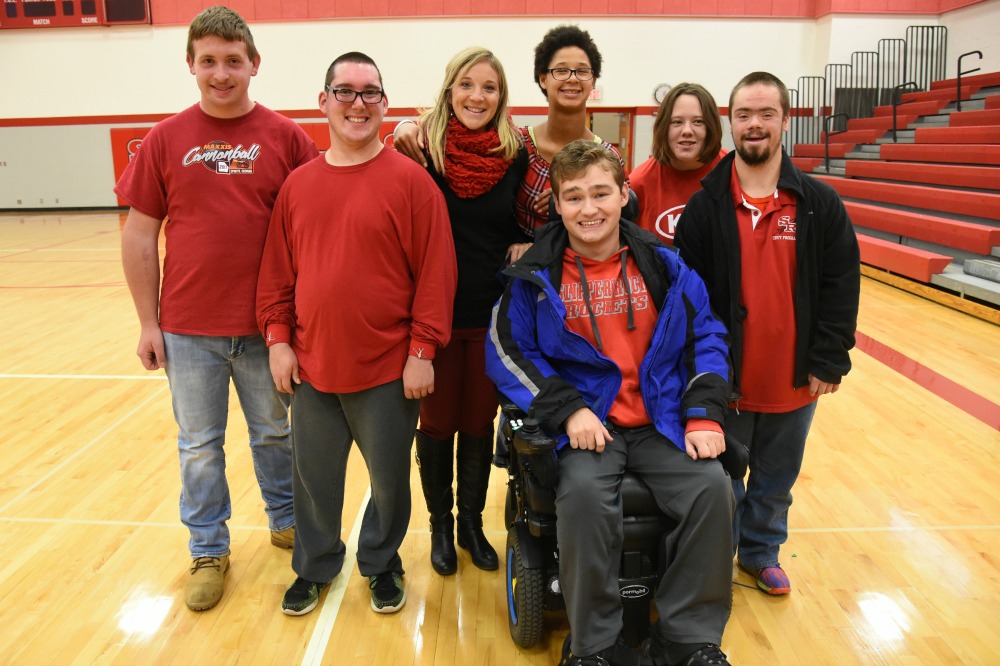 1000w Slippery Rock 2017 Melanie Cole with students