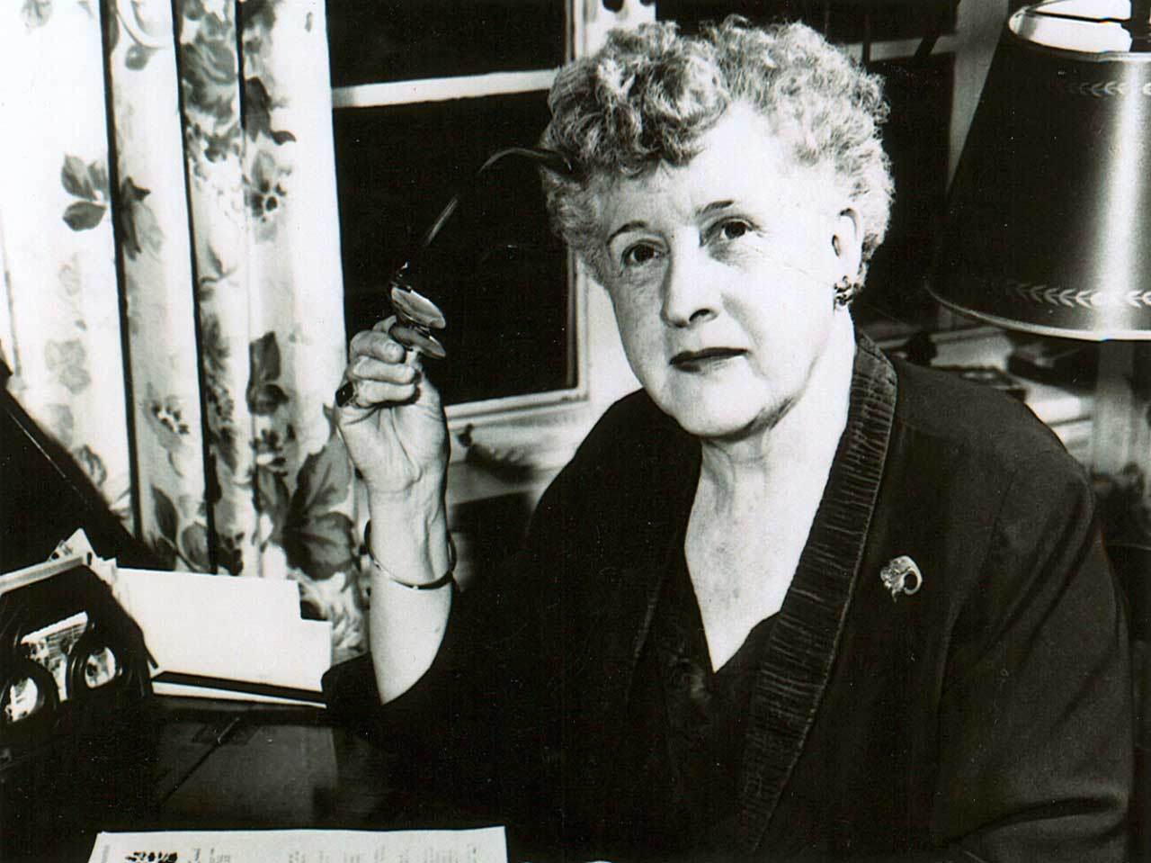 Dorothy Buell