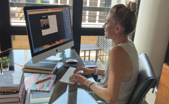 Lauren Jensen building relationships online 560x345