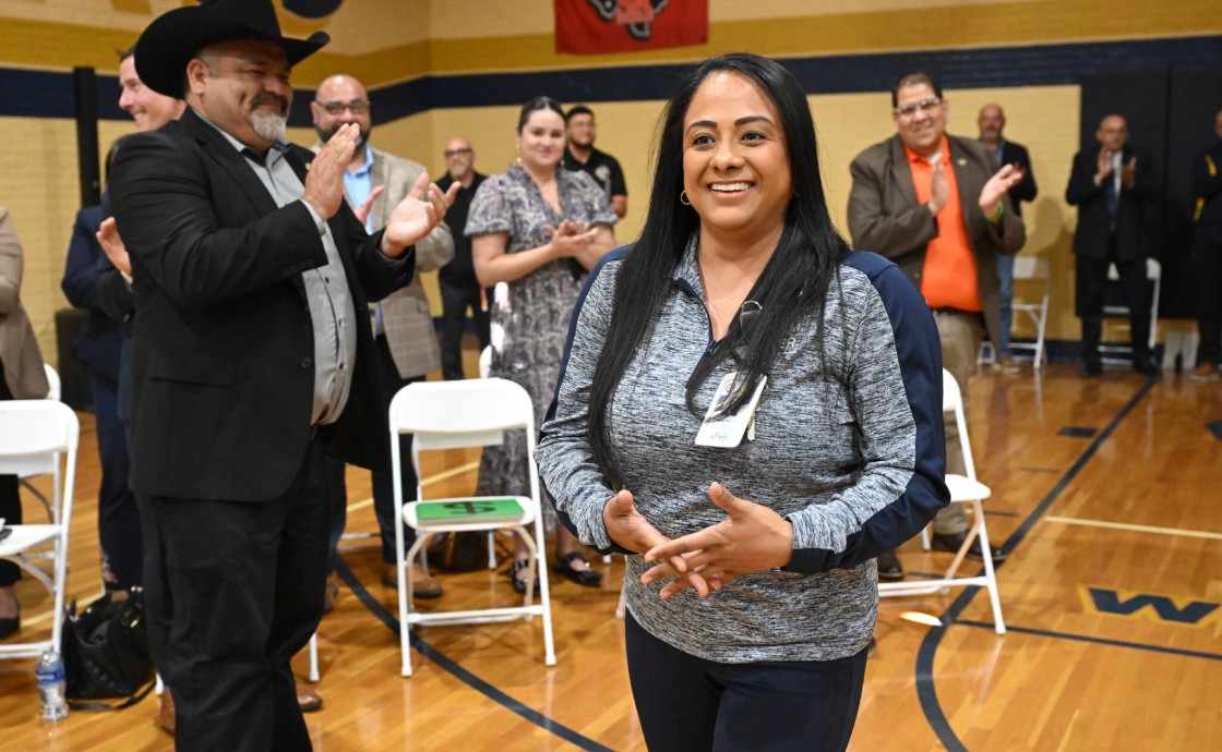 joi nancy chavira walking up v2