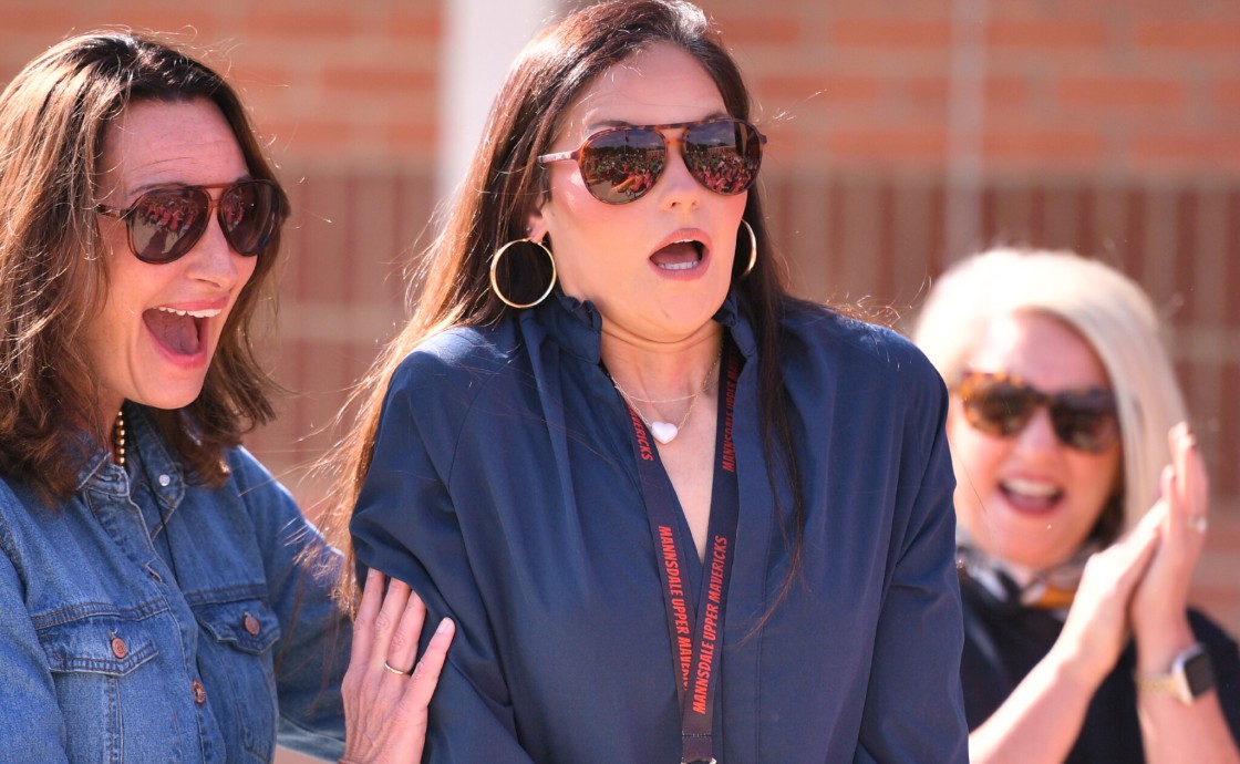 mues kayla saxton reaction