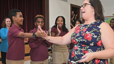 2018 Cambridge Jennifer Gordon student high five
