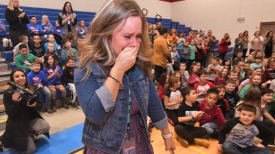 2018 Morgantown Jennifer Reaves walks to front