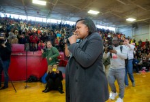 2019 AR Shalisha Thomas walks to front