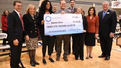 Edmond 2017 Debreon Davis check dignitaries