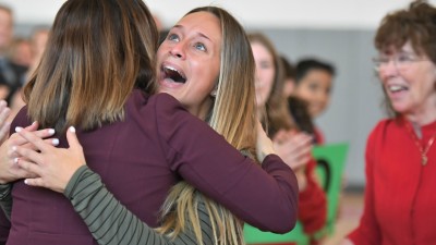 Secaucus 2017 Toni Ann Palmisano Kimberley Harrington hug