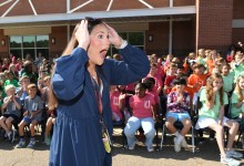 mues kayla saxton walkingup